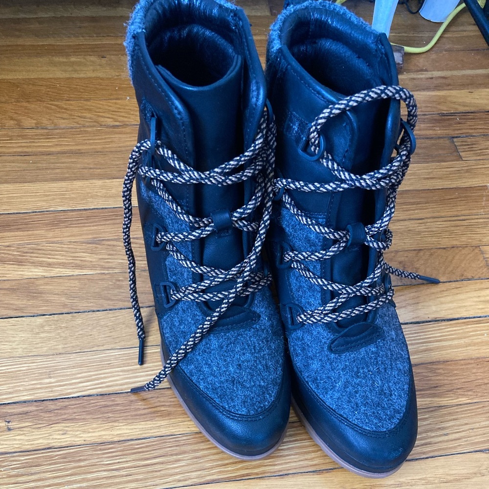 Sorel Blake boots in EUC